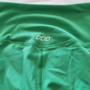 Lorna Jane Lotus No Chafe Ankle Biter Leggings size Small